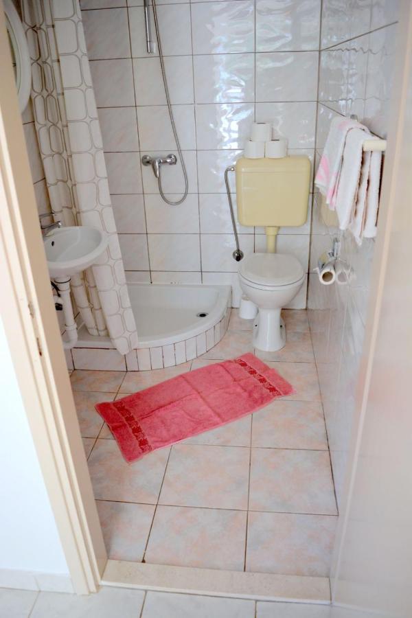 Apartmani Andrej Vodice โวดีเซ ภายนอก รูปภาพ
