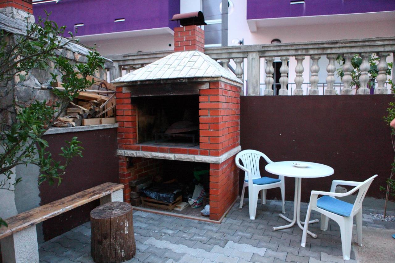 Apartmani Andrej Vodice โวดีเซ ภายนอก รูปภาพ