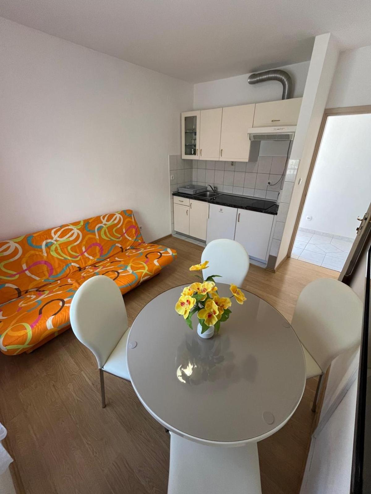 Apartmani Andrej Vodice โวดีเซ ภายนอก รูปภาพ