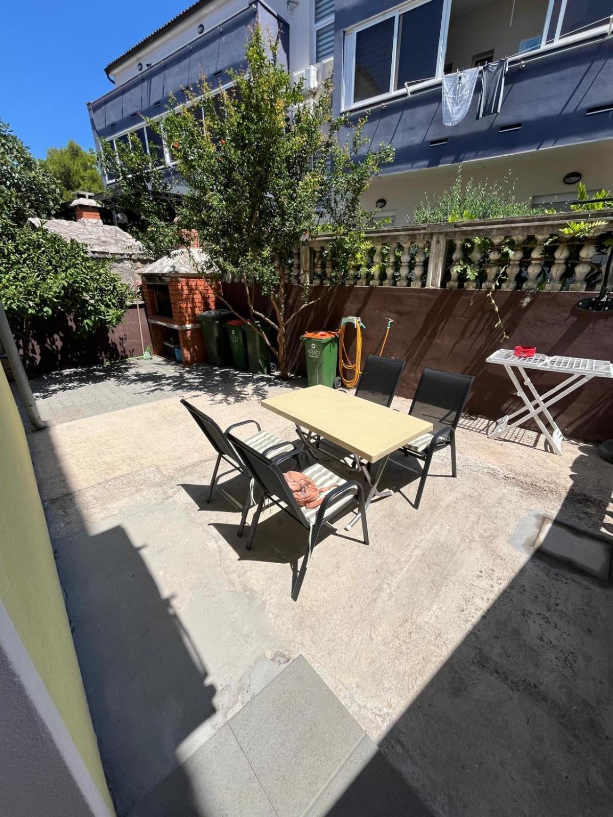 Apartmani Andrej Vodice โวดีเซ ภายนอก รูปภาพ