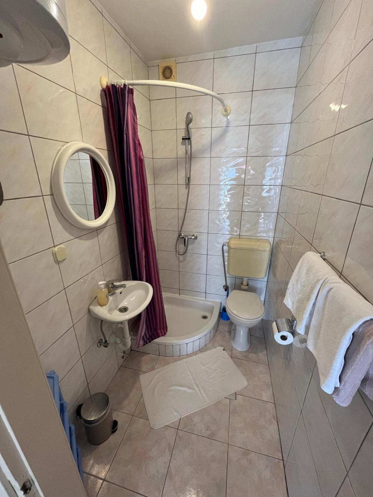 Apartmani Andrej Vodice โวดีเซ ภายนอก รูปภาพ