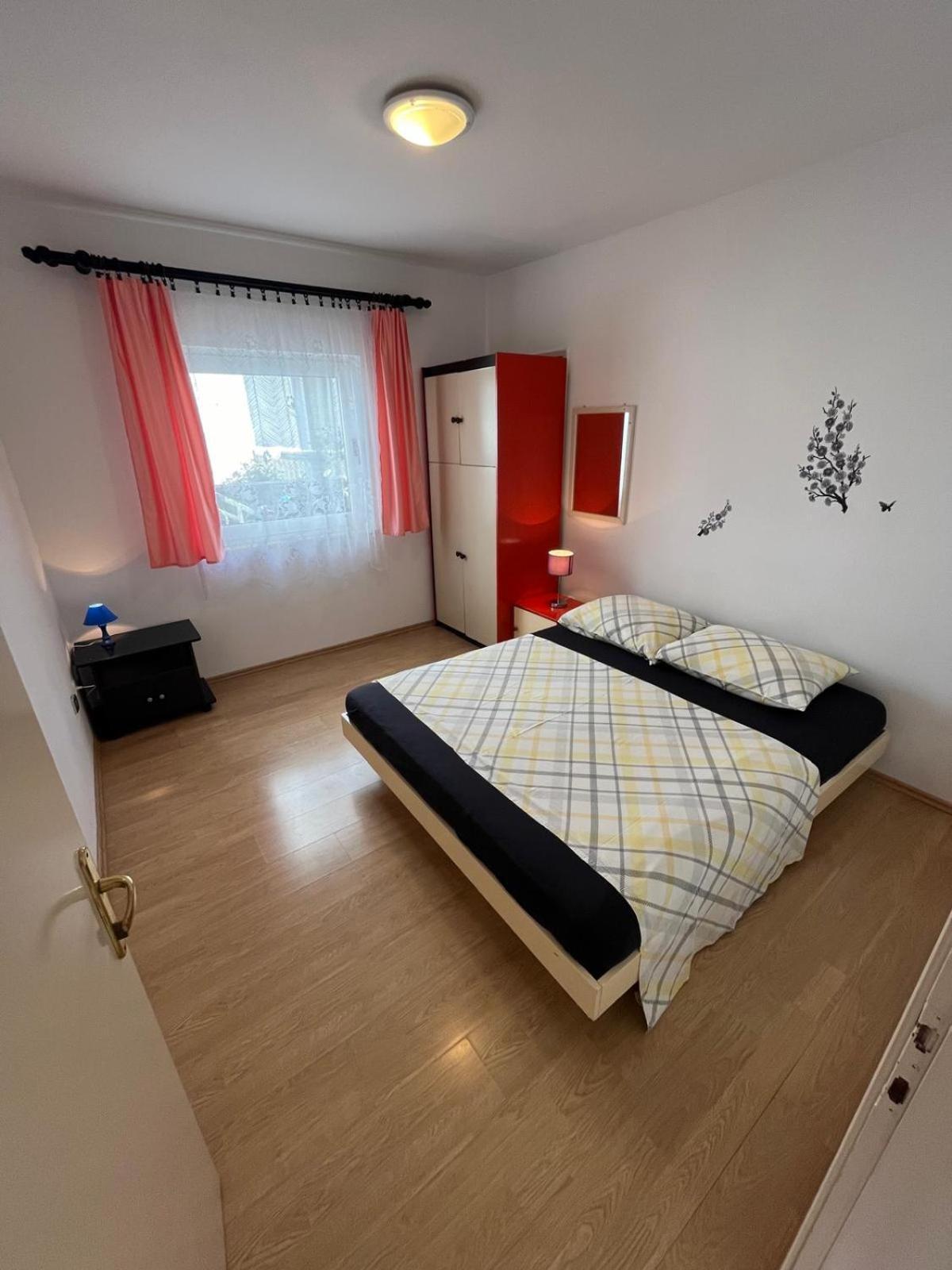 Apartmani Andrej Vodice โวดีเซ ภายนอก รูปภาพ