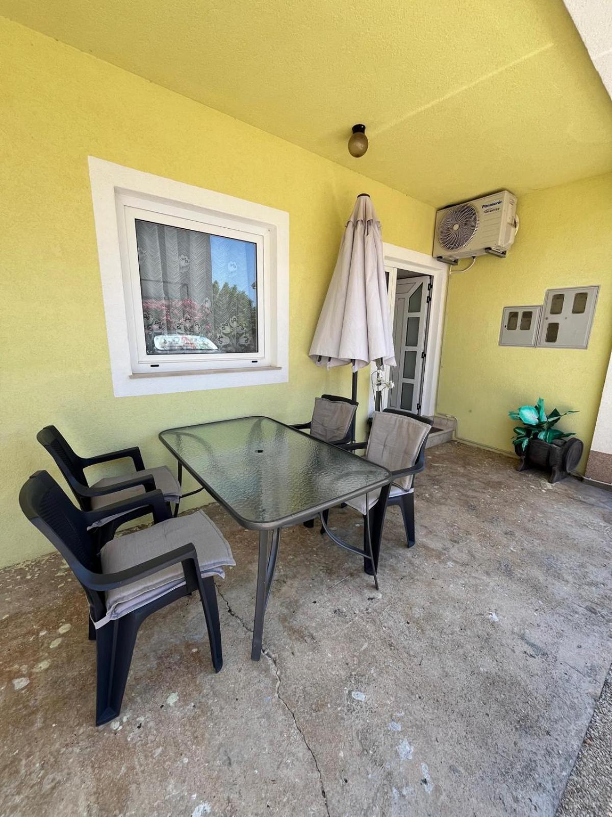 Apartmani Andrej Vodice โวดีเซ ภายนอก รูปภาพ
